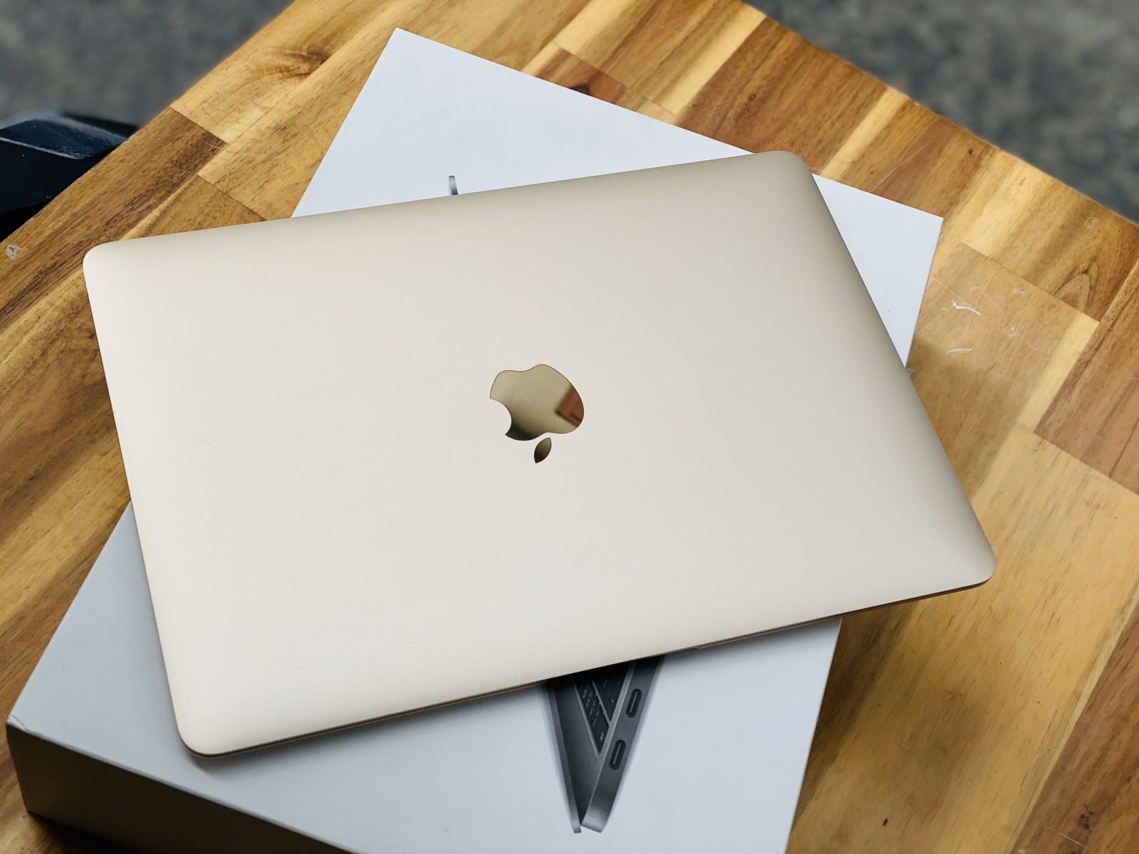 Macbook Pro 12inch 2016, Core M3 8G SSD256 Retina Màu Gold Đẹp zin - 1