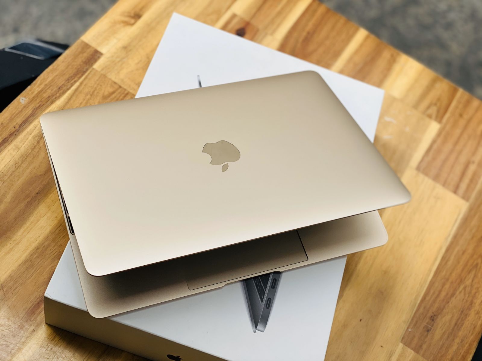 Macbook Pro 12inch 2016, Core M3 8G SSD256 Retina Màu Gold Đẹp zin - 3