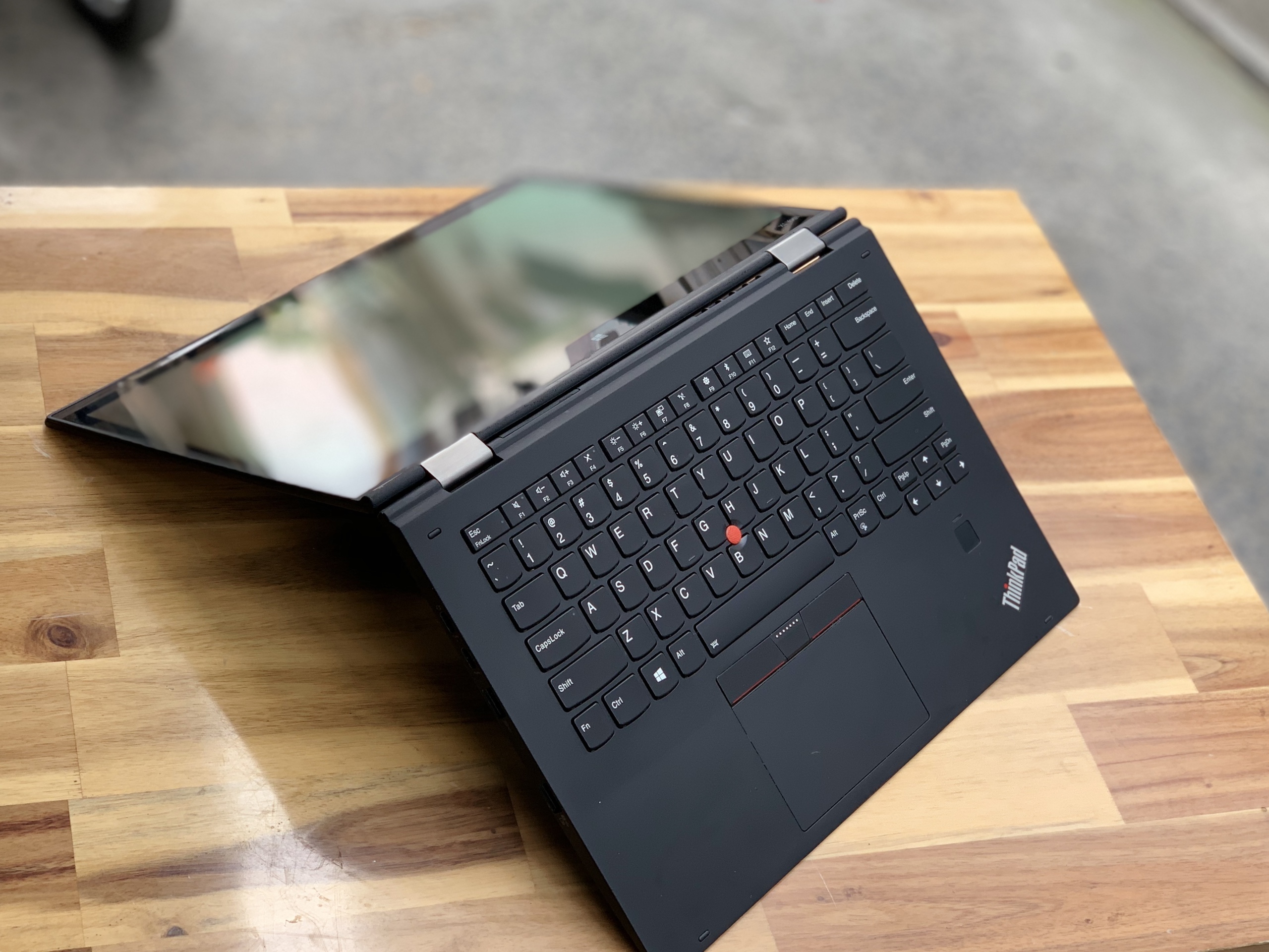 Laptop Lenovo Thinkpad X1 Yoga Gen 2, Core i7 7500U Ram 8G SSD512 OLED QHD Touch xoay 360 độ giá rẻ4