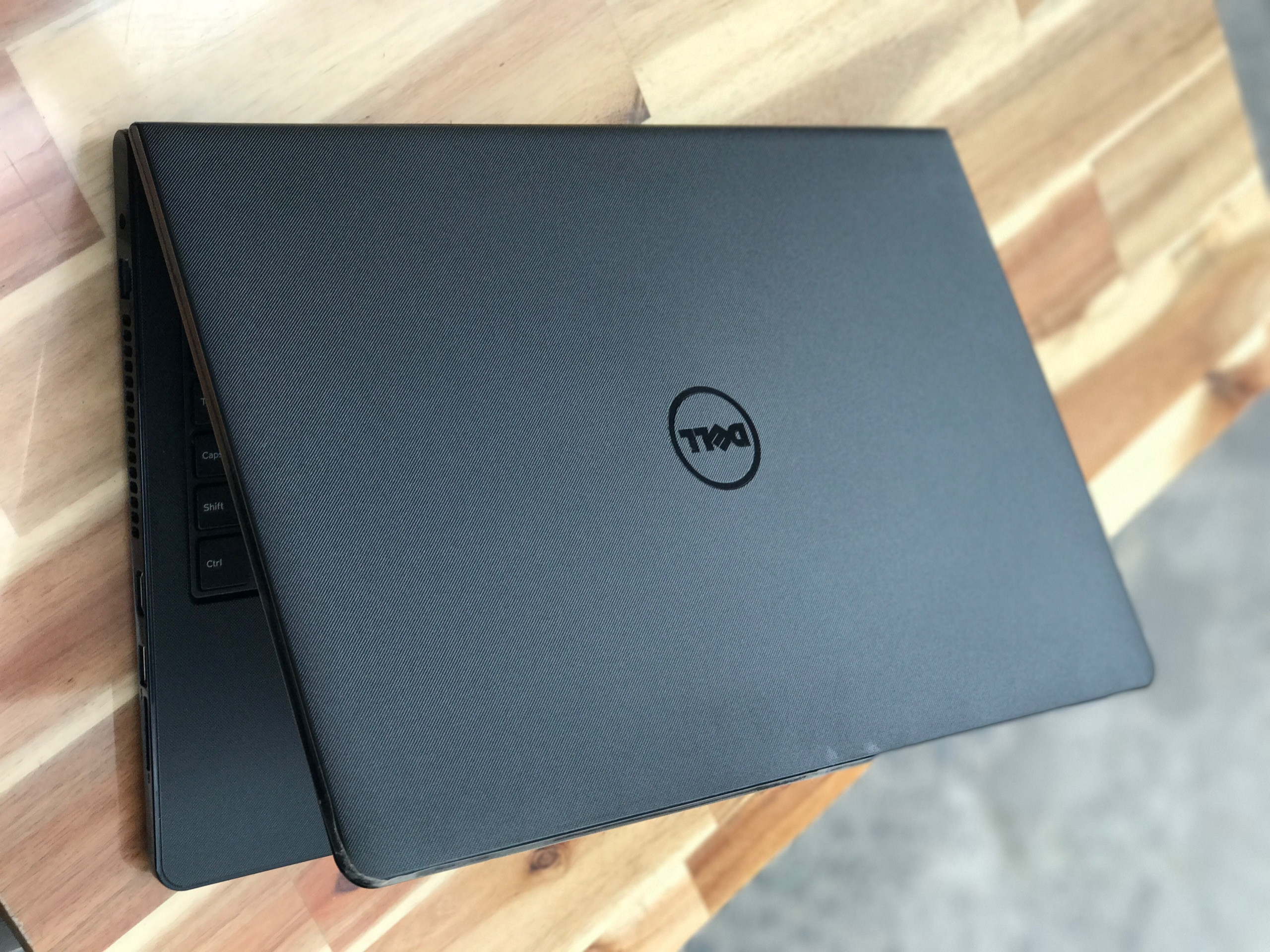 Laptop Dell Inspiron N3567/ i3 6006U/ SSD/ Vga rời AMD R5/ Full Phím Số/ Hỗ Trợ Đồ Họa 2D/ Giá rẻ4