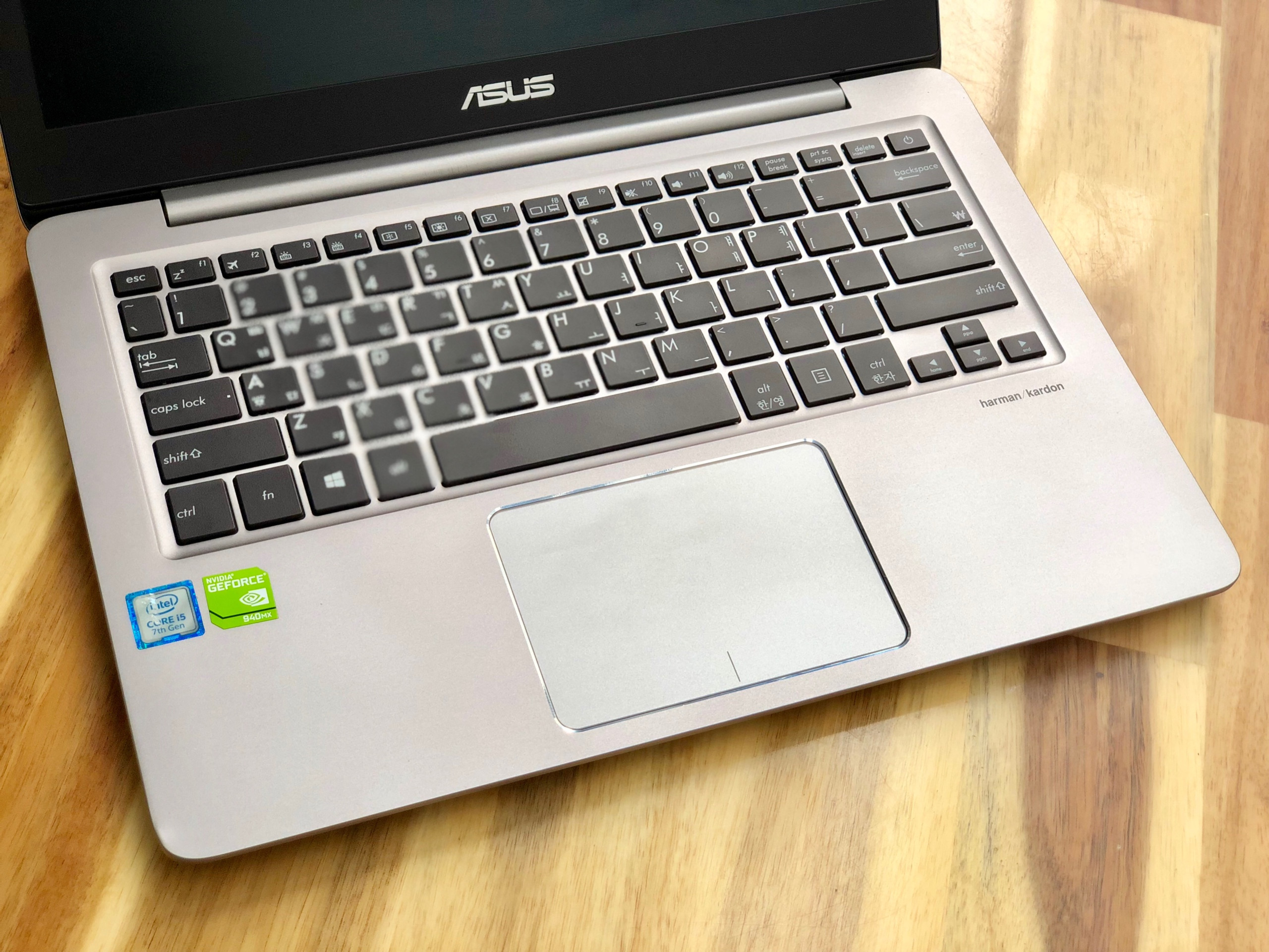 【美品】ASUS エイスース ノートPC ZenBook UX310UQ ASUS、Core i5 7200U/GeForce 940MX搭載の「Zenbook」新モデルなど