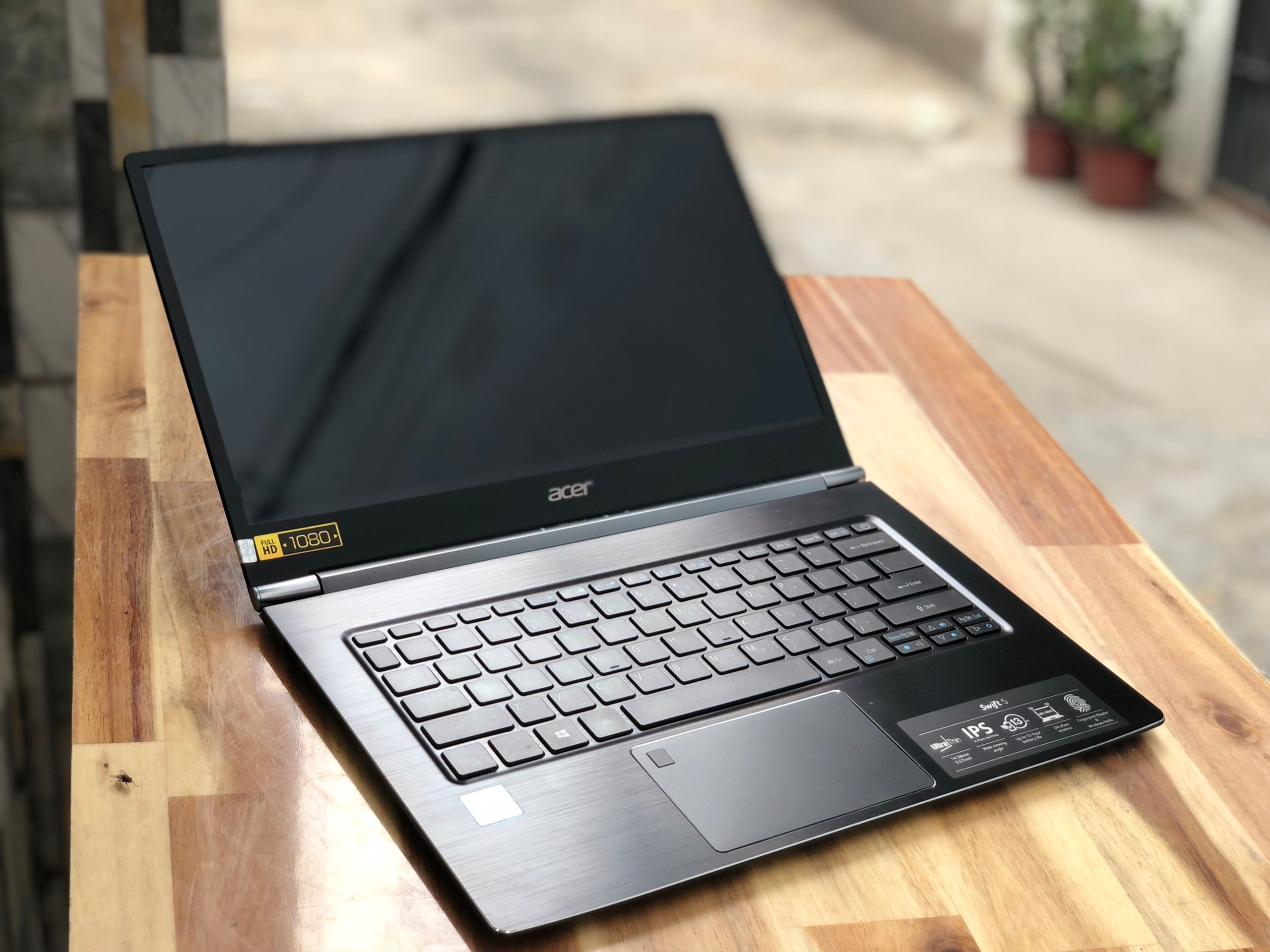Laptop Acer Swift 5, i7 7500U 8G 256G Full HD Đèn phím Còn BH 5/9/2018 Pin 10h2