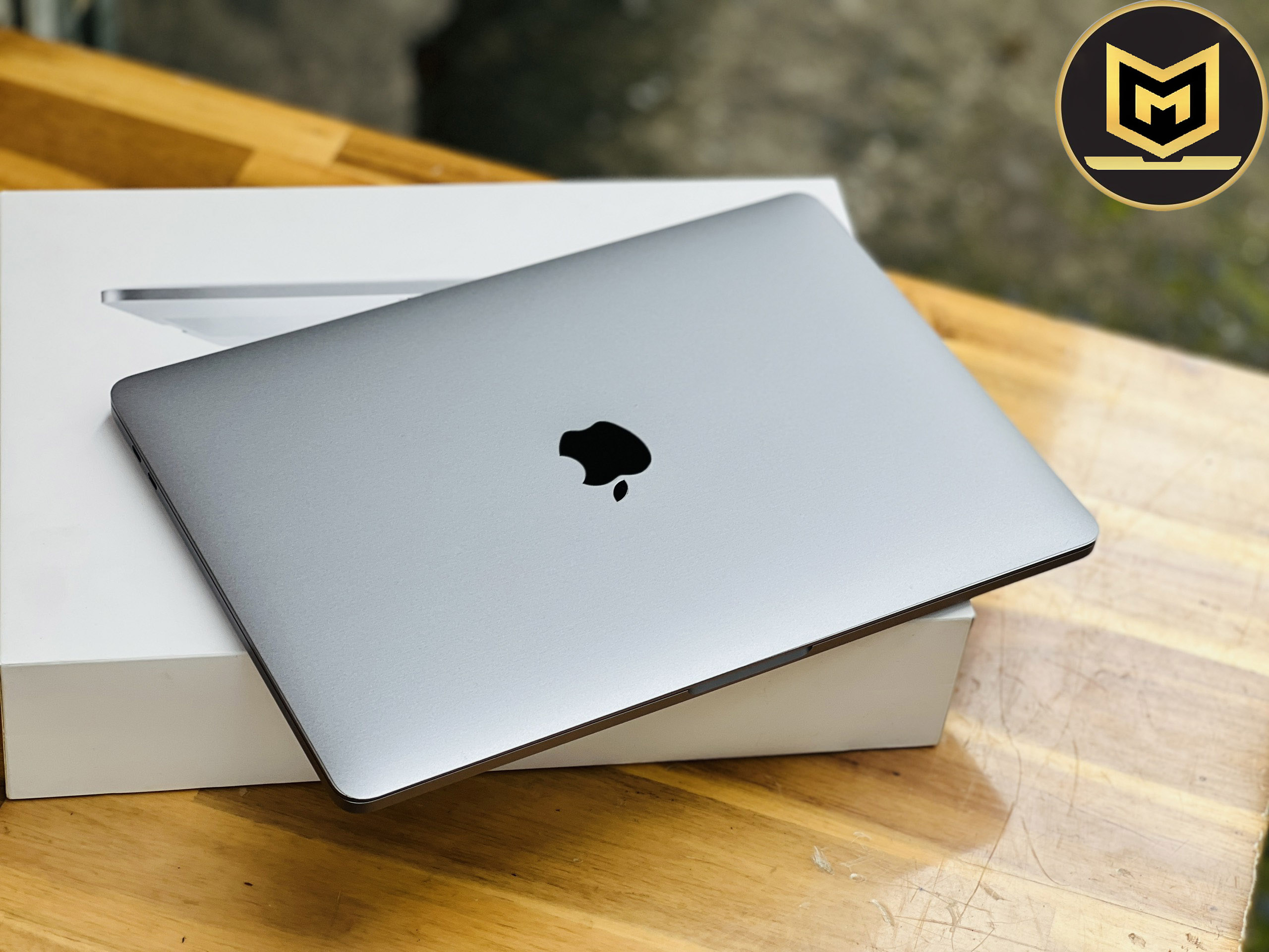 MACBOOK PRO 13 2020 TOUCHBAR i5/ RAM 8GB/ SSD 512GB/ VGA IRIS PLUS/ VỎ NHÔM XÁM GRAY/ GIÁ RẺ1
