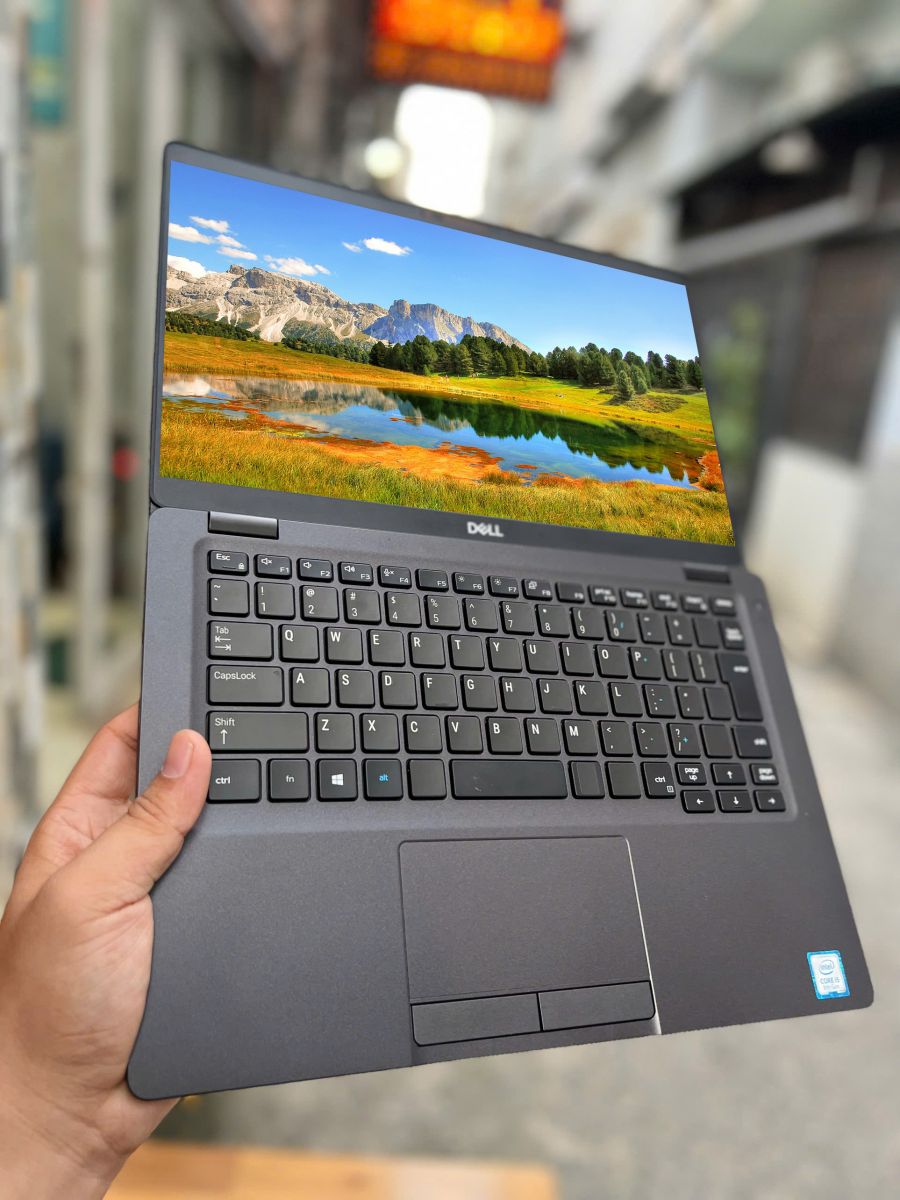 DELL LATITUDE 5300 i7 8665U