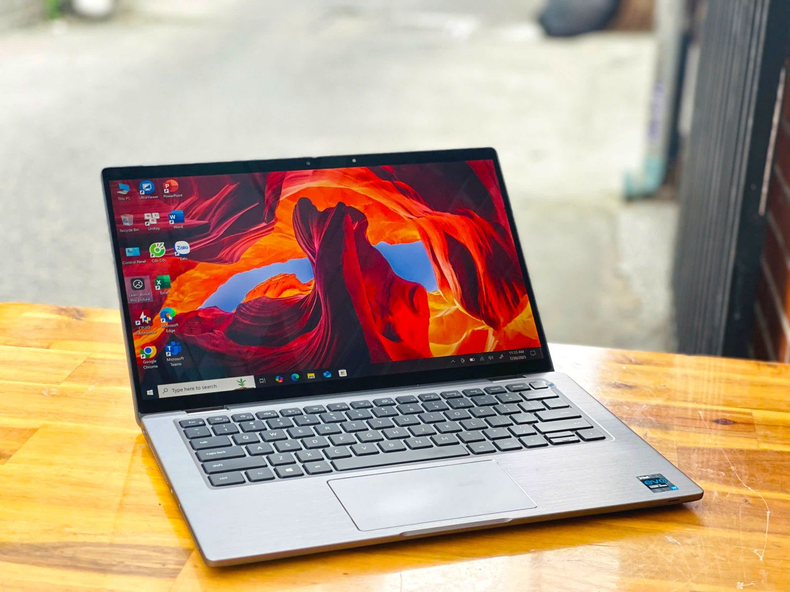 SO SÁNH SURFACE LAPTOP 4 i7 GEN 11 VÀ DELL LATITUDE 7420 2IN1 i7 GEN 11