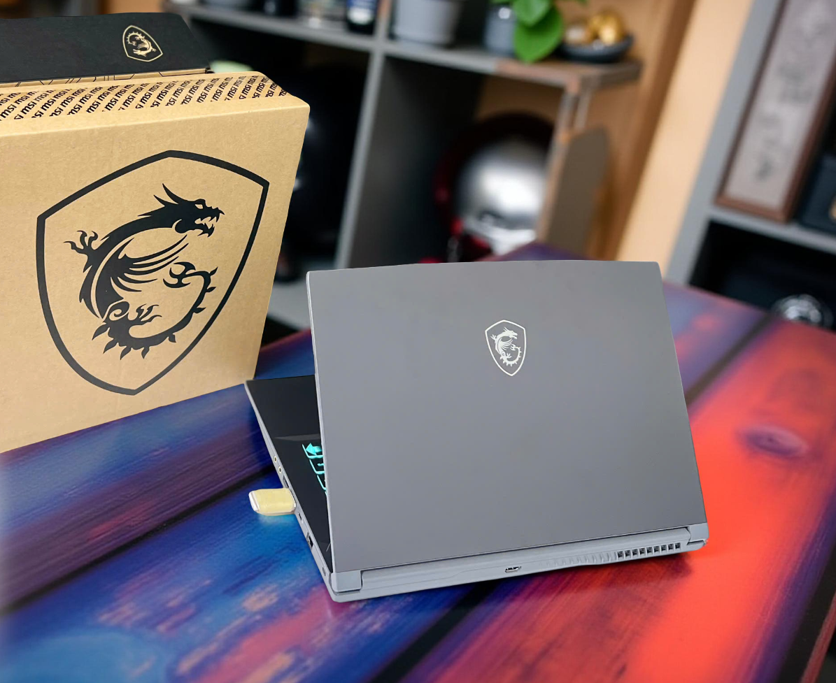 MSI THIN A15 B7UC RYZEN 5 7535HS