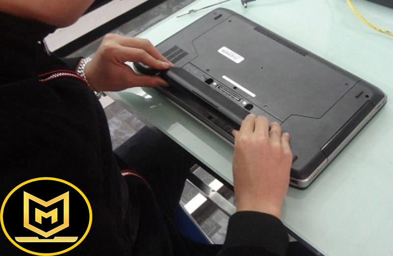 Thay-pin-laptop-Dell-quận-10
