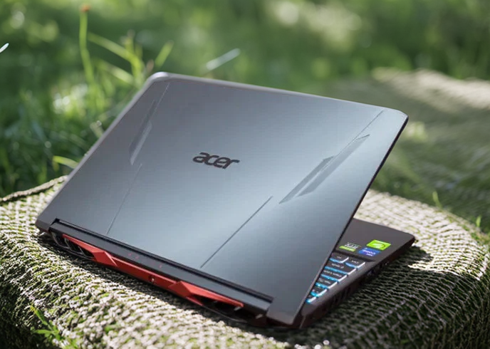 TOP 5 MẪU LAPTOP CHÍNH HÃNG ĐÁNG MUA NHẤT 2025