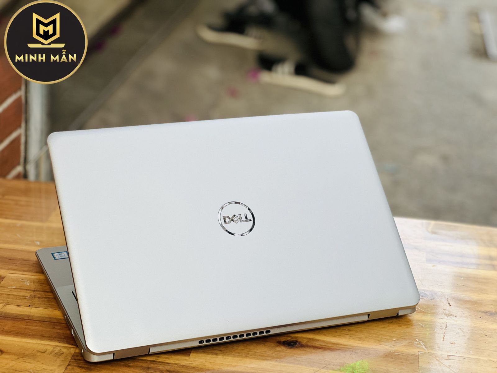 LAPTOP DELL MÀU BẠC XÁM TRẮNG GIÁ RẺ