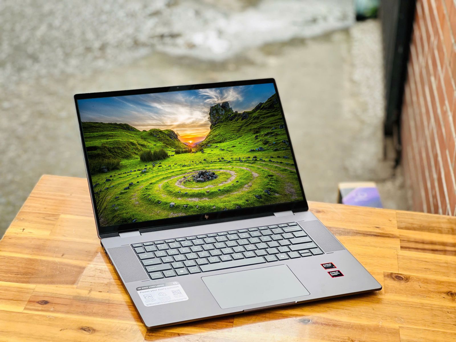 HP ENVY X360 16 RYZEN 7 8840HS