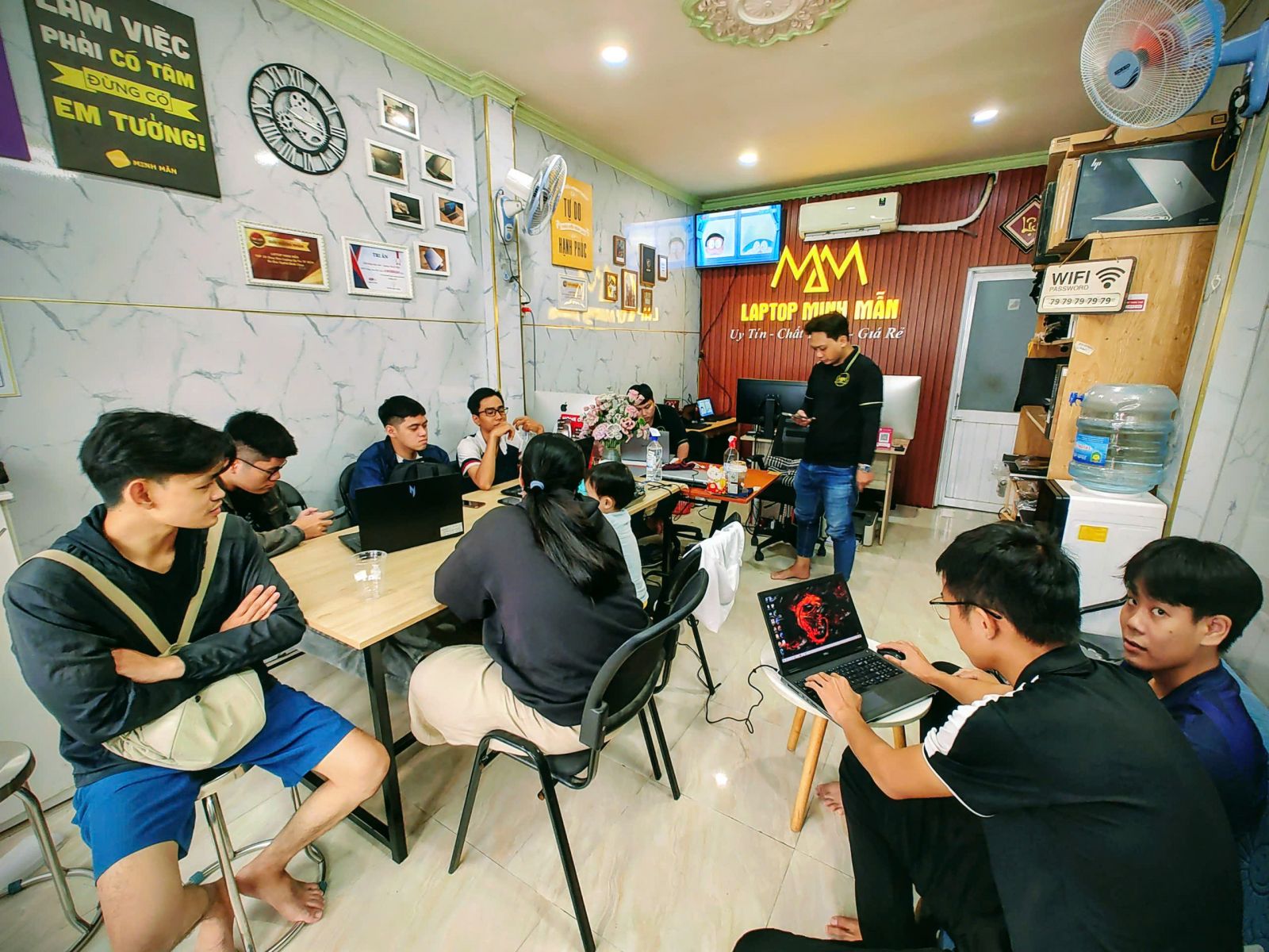 TOP 10 MẪU LAPTOP VĂN PHÒNG ĐÁNG MUA 2026