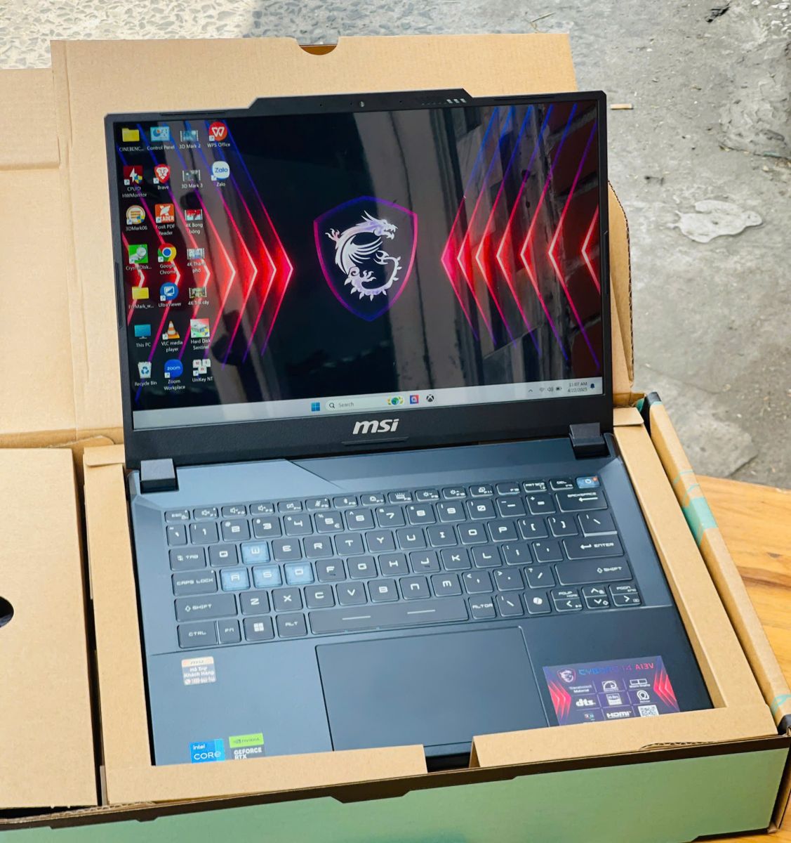 TOP 5 MẪU LAPTOP CHÍNH HÃNG ĐÁNG MUA NHẤT 2025