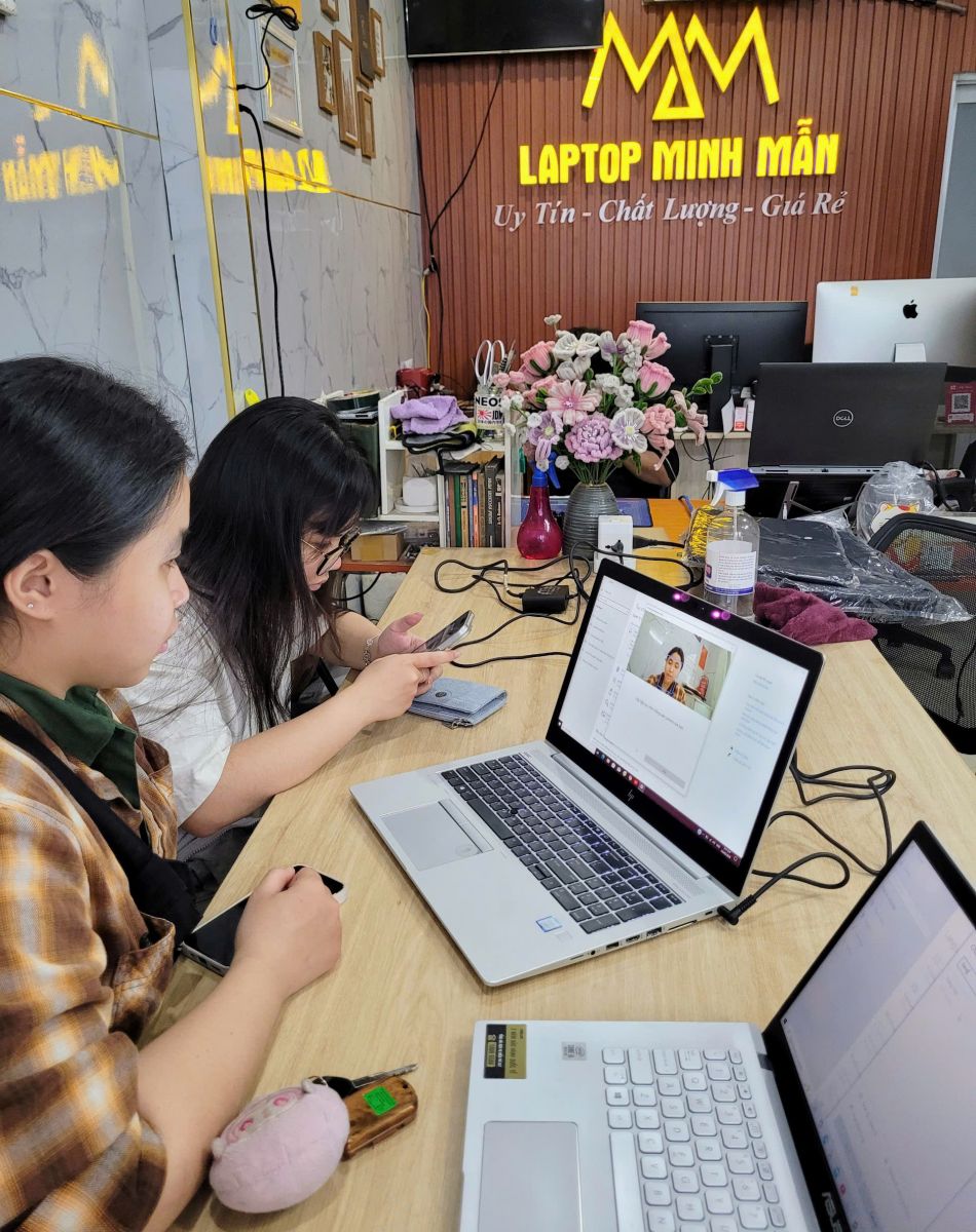 TOP 5 MẪU LAPTOP CHÍNH HÃNG ĐÁNG MUA NHẤT 2025