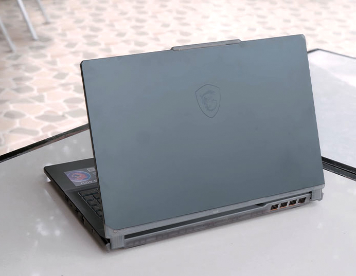 TOP 5 MẪU LAPTOP CHÍNH HÃNG ĐÁNG MUA NHẤT 2025