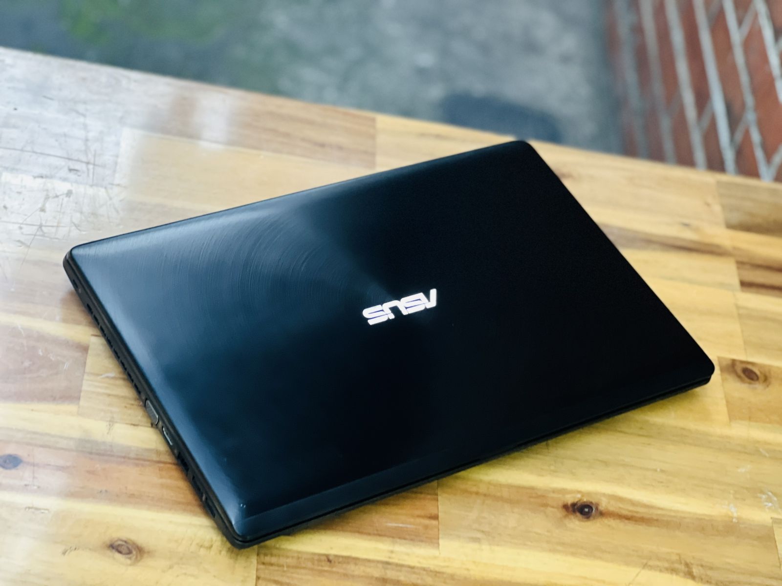 Laptop ASUS Q550LF cũ giá rẻ