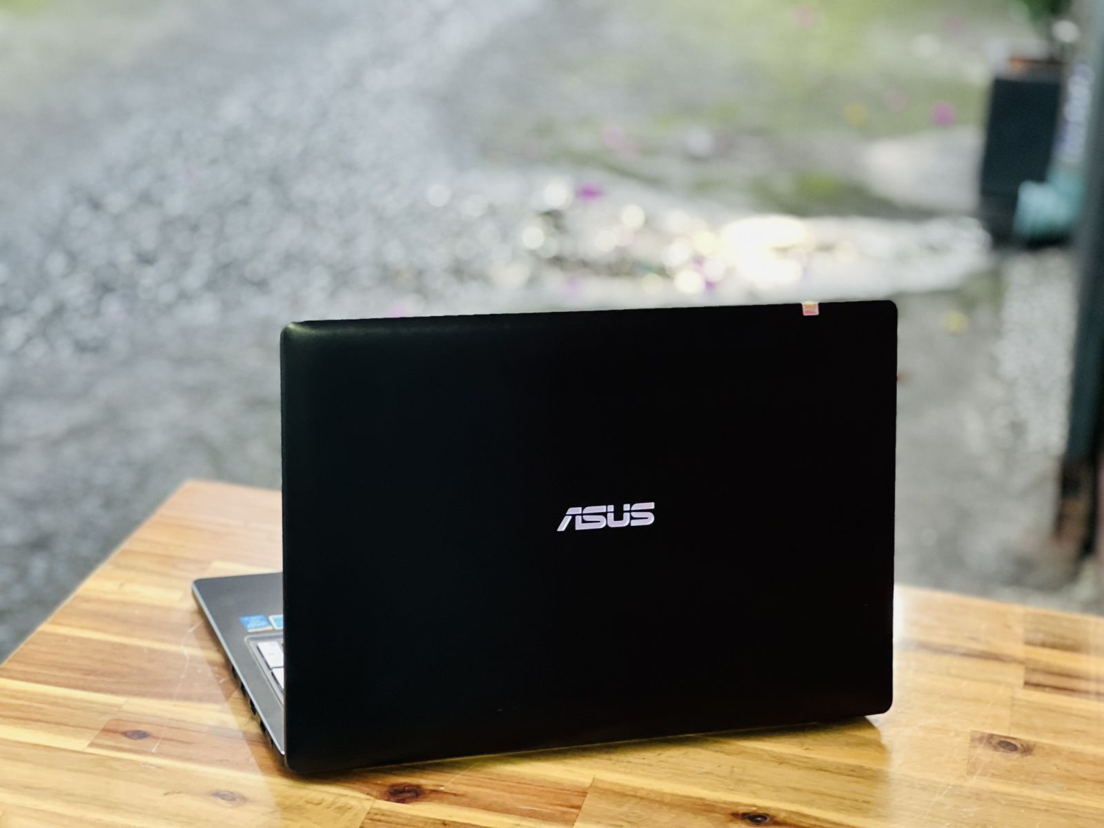 Laptop ASUS Q550LF cũ giá rẻ