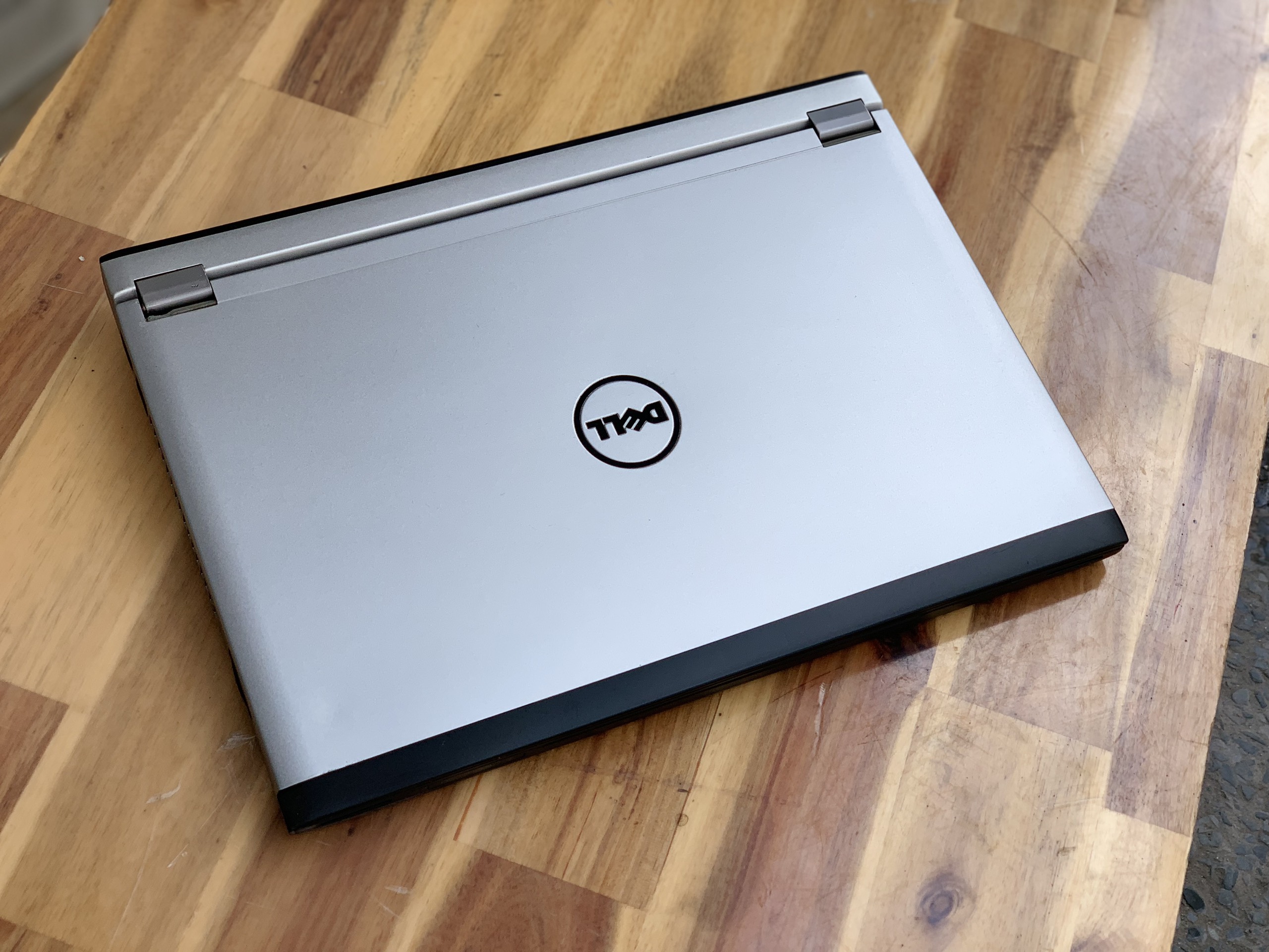 Laptop Dell Vostro 3330, Core i5 3337U 4G SSD128 13inch Vỏ nhôm Đẹp zin  100% Giá rẻ