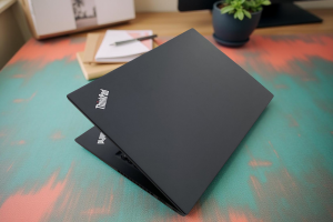 LAPTOP LENOVO THINKPAD T490S i7 8565U 14INCH FHD CHUYÊN VĂN PHÒNG KẾ TOÁN SIÊU BỀN GIÁ RẺ